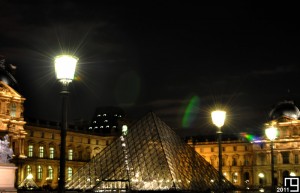 Pyramide at night